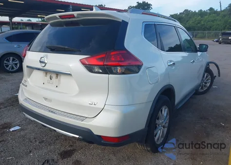 2017 Nissan Rogue Sv z USA, uszkodzony, nr VIN 5N1AT2MT7HC839922